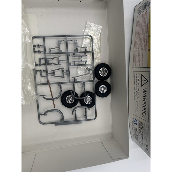 AOSHIMA TOYOTA 4RUNNER SURF HIGH RIDER U.S. 1991 LHD 1:24 MODEL Open Box - Picture 5 of 12